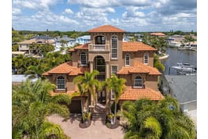507 Driftwood Dr E, PALM HARBOR