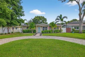 637 41ST AVENUE, ST PETERSBURG, FL 33703 - MLS#MFRTB8494773