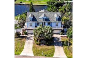821 BLUE HERON BOULEVARD, RUSKIN, FL 33570 - MLS#MFRTB8494866