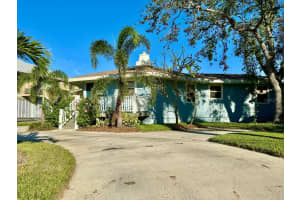 4112 BEACH DRIVE, ST PETERSBURG, FL 33705 - MLS#MFRTB8494968