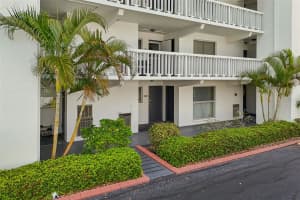 2944 BAY DRIVE, BELLEAIR BLUFFS, FL 33770 - MLS#MFRTB8495009