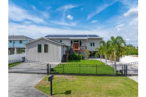 8813 LAGOON STREET, TAMPA, FL 33615 - MLS#MFRTB8495096