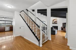 15824 KNOLLVIEW DRIVE, TAMPA, FL 33624 - MLS#MFRTB8495184