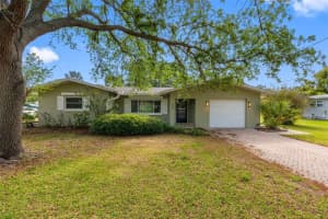 624 Orange St, PALM HARBOR