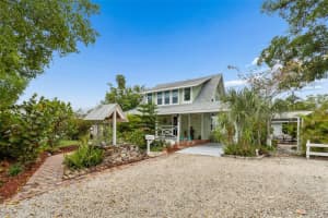 646 80TH AVENUE, ST PETERSBURG, FL 33702 - MLS#MFRTB8495342