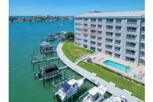 610 ISLAND WAY, CLEARWATER BEACH, FL 33767 - MLS#MFRTB8495352