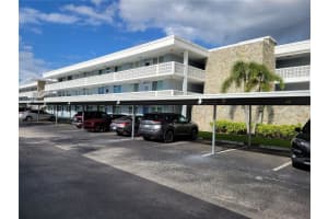 4715 Bay St Ne #225, ST PETERSBURG