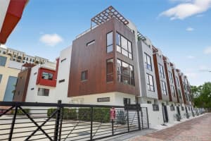 134 8th St N, ST PETERSBURG