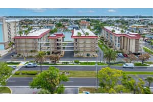 121 Island Way #323, CLEARWATER BEACH