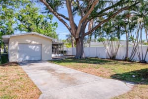 662 VILLAGRANDE AVENUE, ST PETERSBURG, FL 33707 - MLS#MFRTB8495792