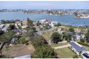 662 VILLAGRANDE AVENUE, ST PETERSBURG, FL 33707 - MLS#MFRTB8495792