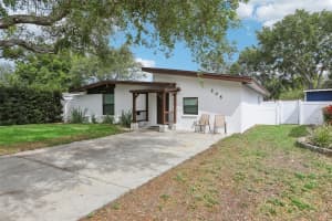 205 JEFFERSON CIRCLE, ST PETERSBURG, FL 33703 - MLS#MFRTB8495805