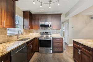 205 JEFFERSON CIRCLE, ST PETERSBURG, FL 33703 - MLS#MFRTB8495805