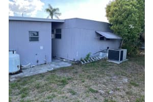 2505 BAY DRIVE, LARGO, FL 33771 - MLS#MFRTB8495869