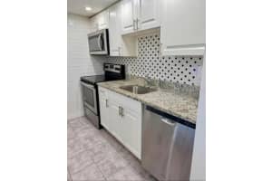 6312 NEWTOWN CIRCLE, TAMPA, FL 33615 - MLS#MFRTB8495875