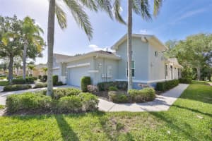 2082 SIFIELD GREENS WAY, SUN CITY CENTER, FL 33573 - MLS#MFRTB8495916
