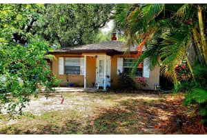411 7th Ave Ne, LARGO