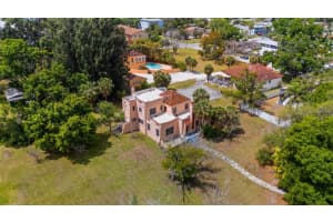 7010 PARK STREET, ST PETERSBURG, FL 33707 - MLS#MFRTB8496260