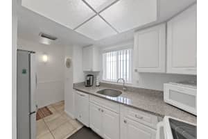 215 VALENCIA BOULEVARD, LARGO, FL 33770 - MLS#MFRTB8496262