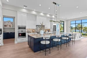 337 COFFEE POT DRIVE, ST PETERSBURG, FL 33704 - MLS#MFRTB8496270