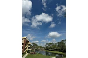 13608 VILLAGE DRIVE, TAMPA, FL 33618 - MLS#MFRTB8496285