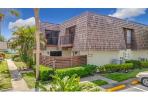 15426 POND WOODS DRIVE, TAMPA, FL 33618 - MLS#MFRTB8496437