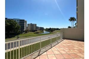 1200 Country Club Dr #4102, LARGO