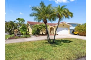 562 JOHNS PASS AVENUE, MADEIRA BEACH, FL 33708 - MLS#MFRTB8496800