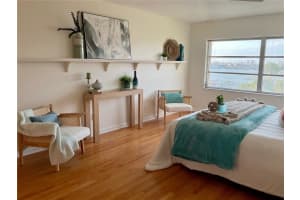 100 BLUFF VIEW DRIVE, BELLEAIR BLUFFS, FL 33770 - MLS#MFRTB8496968