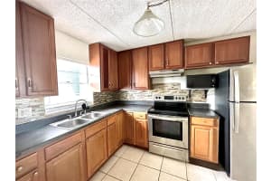 2830 SOMERSET PARK DRIVE, TAMPA, FL 33613 - MLS#MFRTB8497099