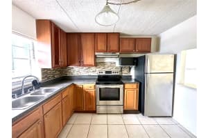 2830 SOMERSET PARK DRIVE, TAMPA, FL 33613 - MLS#MFRTB8497099