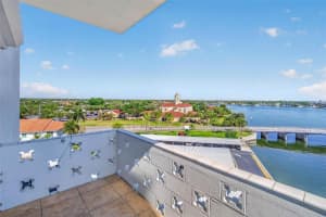 1365 SNELL ISLE BOULEVARD, ST PETERSBURG, FL 33704 - MLS#MFRTB8497108