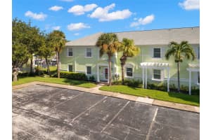 5243 BEACH DRIVE, ST PETERSBURG, FL 33705 - MLS#MFRTB8497172