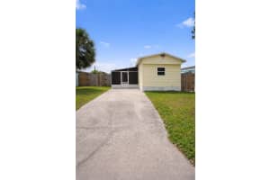 6726 Albatross Ln, HUDSON