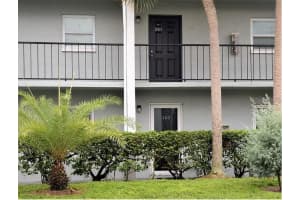2835 SOMERSET PARK DRIVE, TAMPA, FL 33613 - MLS#MFRTB8497412
