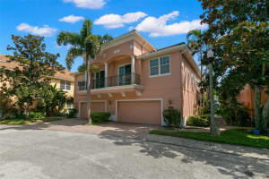 24 MANGROVE POINT, ST PETERSBURG, FL 33705 - MLS#MFRTB8497564