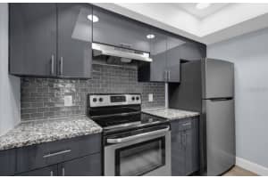 321 BOBBY JONES ROAD, SARASOTA, FL 34232 - MLS#MFRTB8497656