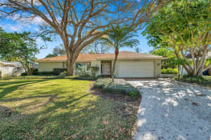 8789 MAPLEWOOD ROAD, SEMINOLE, FL 33777 - MLS#MFRTB8497734
