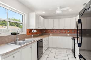 7500 ORPINE DRIVE, ST PETERSBURG, FL 33702 - MLS#MFRTB8497798