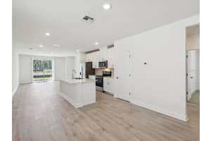 887 SUNSHOWER DRIVE, LADY LAKE, FL 32159 - MLS#MFRTB8497866