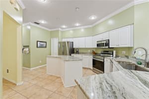 8715 HIDDEN GREEN LANE, TAMPA, FL 33647 - MLS#MFRTB8497951