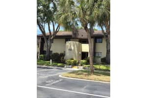 10755 VILLAGE CLUB CIRCLE, ST PETERSBURG, FL 33716 - MLS#MFRTB8497993
