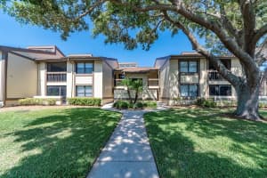 304 Woodlake Wynde #304, OLDSMAR