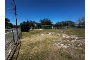121 33RD AVENUE, BRADENTON, FL 34208 - MLS#MFRTB8498100