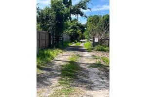 15617 CASEY ROAD, TAMPA, FL 33624 - MLS#MFRTB8498147