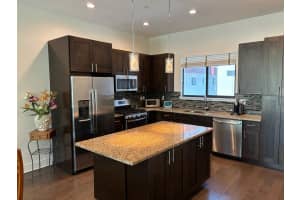 130 8TH STREET, ST PETERSBURG, FL 33701 - MLS#MFRTB8498160