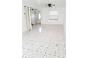 5134 TENNIS COURT CIRCLE, TAMPA, FL 33617 - MLS#MFRTB8498164