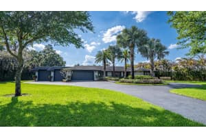 573 HOLMES AVENUE, LAKE PLACID, FL 33852 - MLS#MFRTB8498257