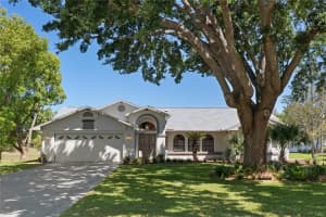 18652 Autumn Lake Blvd, HUDSON