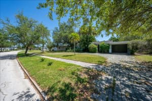 459 BAYVIEW DRIVE, ST PETERSBURG, FL 33704 - MLS#MFRTB8498427